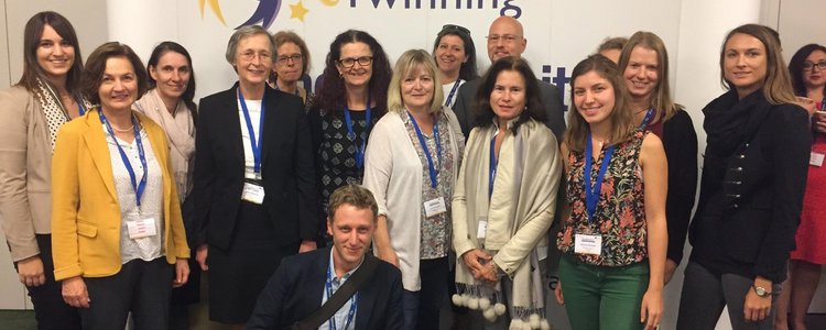 Foto der 15 österreichischen Teilnehmer/innen der eTwinning Jahreskonferenz in Malta